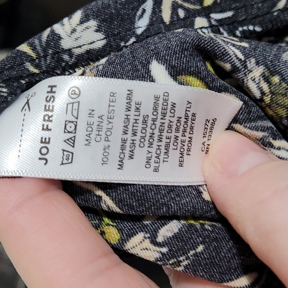 Joe Fresh skirt - Picture 2 of 3